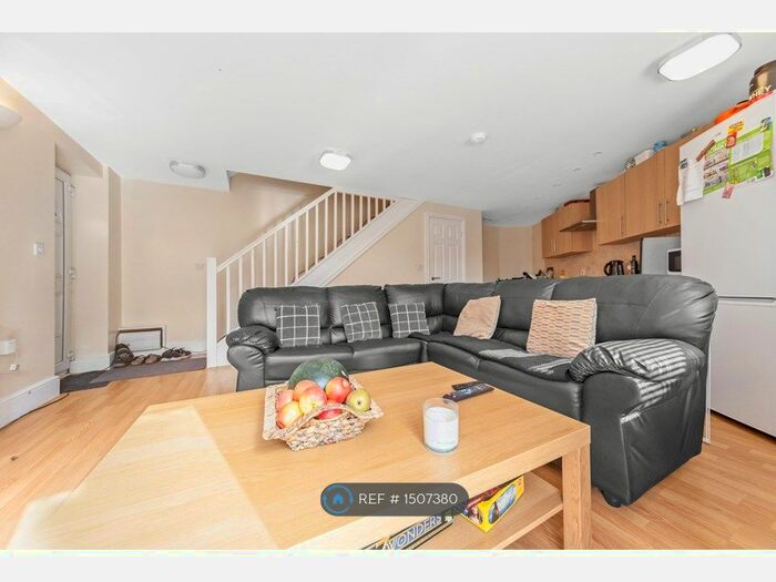 2 Bedroom Detached House To Rent In Monkbridge Street, Leeds, LS6