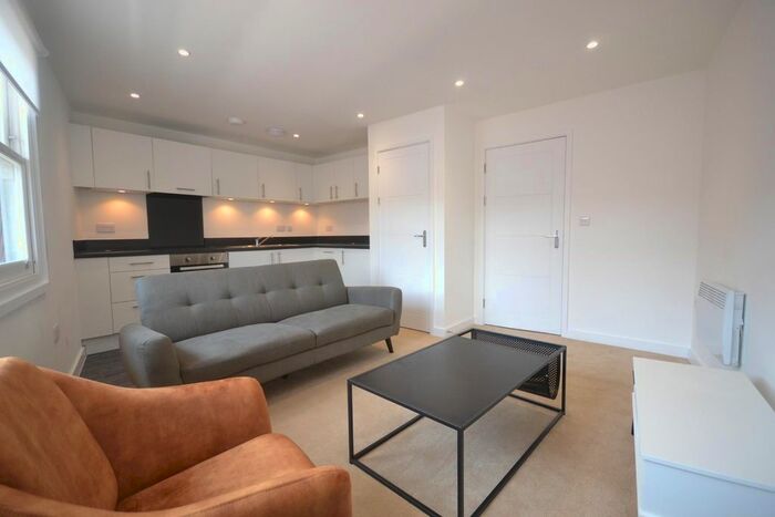 1 Bedroom Flat To Rent In High Street, Reading, RG1