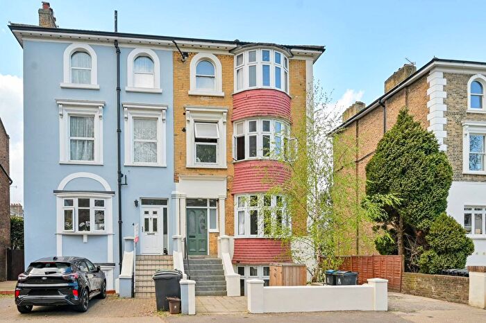 2 Bedroom Flat To Rent In St Leonard's Road, Surbiton, KT6