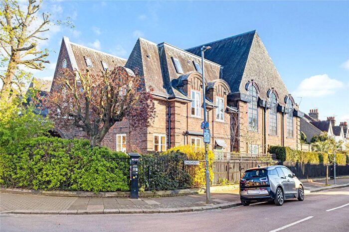 2 Bedroom Flat For Sale In Hotham Road, Putney, London, SW15