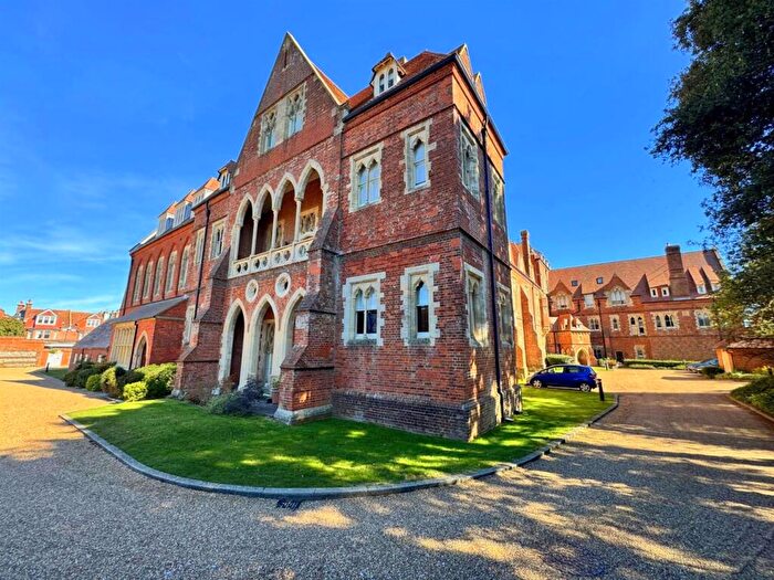 2 Bedroom Flat For Sale In All Saints, Darley Road, Eastbourne, BN20