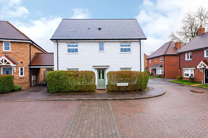 3 Bedroom Link Detached House For Sale In Armistice Way, Harrietsham, Maidstone, ME17