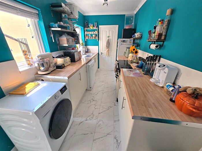 3 Bedroom Terraced House For Sale In Admiralty Road, Great Yarmouth, NR30