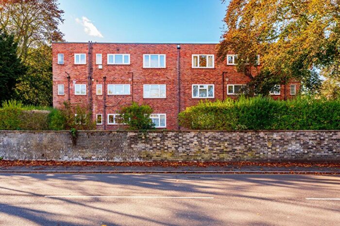 2 Bedroom Flat For Sale In Bracondale, Norwich, NR1