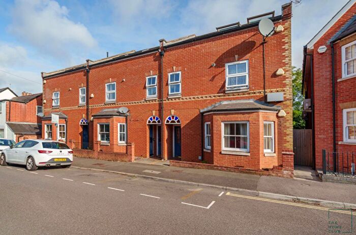 2 Bedroom Flat To Rent In Queens Road, Guildford, GU1