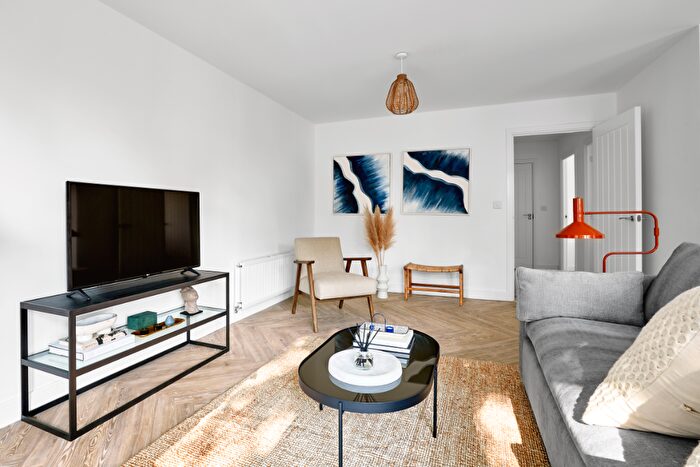 2 Bedroom Apartment To Rent In Wharf Road, Chelmsford, Essex, CM2