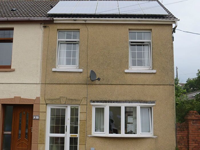 3 Bedroom Semi-Detached House For Sale In Randell Square, Burry Port, SA16