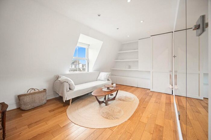 2 Bedroom Flat To Rent In Adamson Road, Belsize Park, NW3