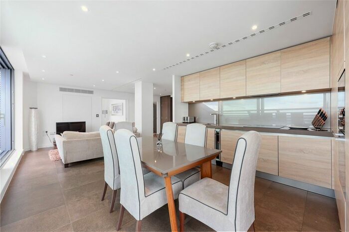 3 Bedroom Flat To Rent In Chronicle Tower, B City Road, EC1V