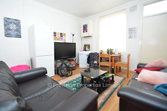 5 Bedroom Terraced House To Rent In Hessle View, Hyde Park, Leeds, LS6