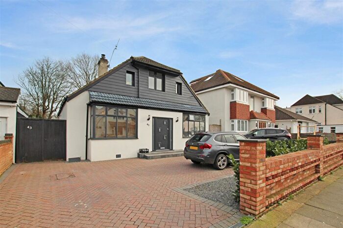 4 Bedroom Detached Bungalow For Sale In Baldwyns Park, Bexley, DA5