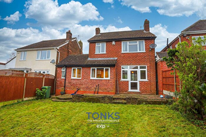 3 Bedroom Detached House For Sale In Hiplands Road, Halesowen, B62
