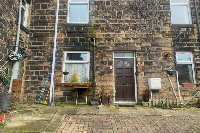 2 Bedroom Flat To Rent In Lot Street, Haworth, Keighley, BD22
