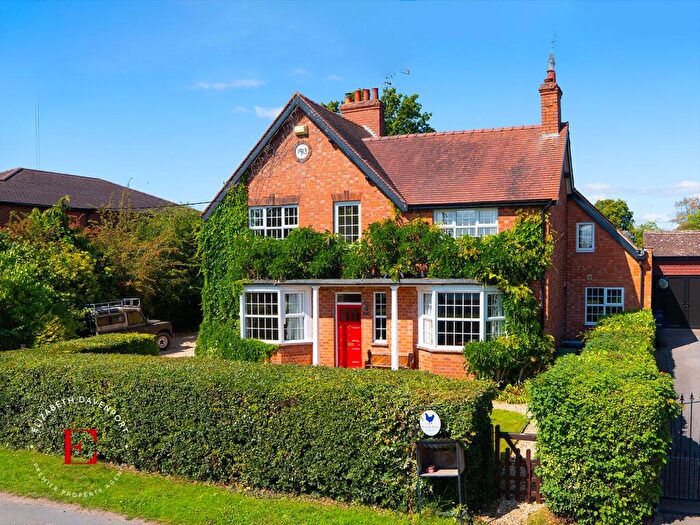 5 Bedroom Equestrian Facility For Sale In Cromwell Lane, Burton Green, CV8
