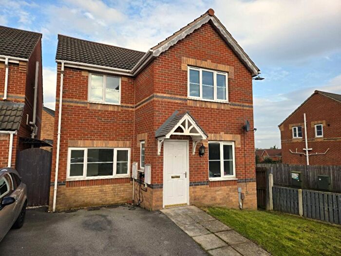 3 Bedroom Detached House To Rent In Landscove Avenue, BD4