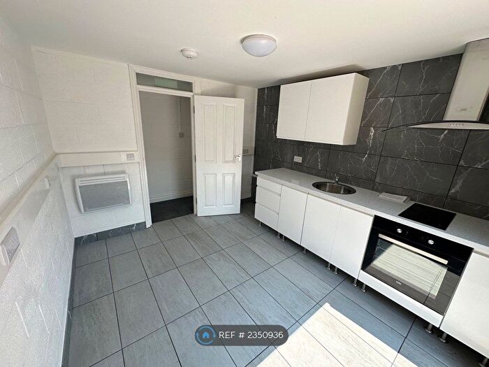 Studio To Rent In Thornleigh Road, Bristol, BS7