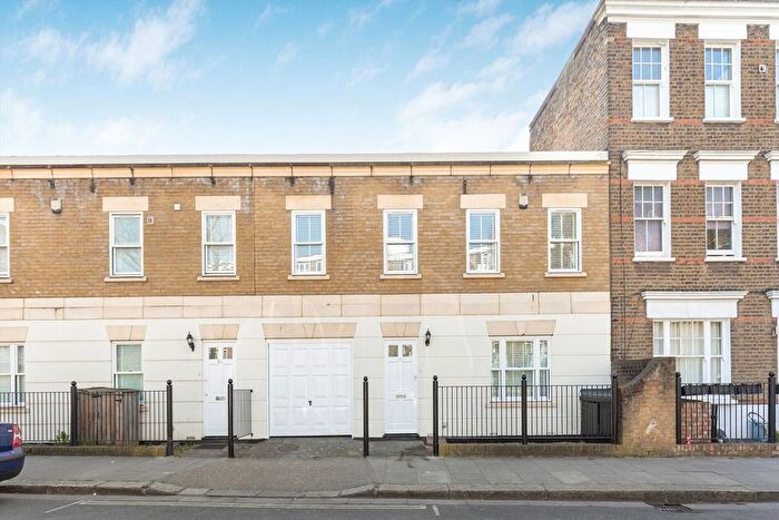 3 Bedroom Property To Rent In Star Road, West Kensington, W14