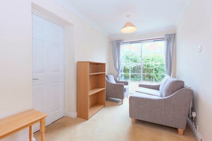 3 Bedroom Semi-Detached House To Rent In Acland Close, Headington, OX3