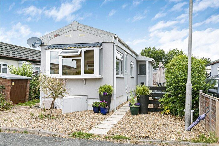 1 Bedroom Bungalow For Sale In Bourne Avenue, Penton Park, Chertsey, Surrey, KT16
