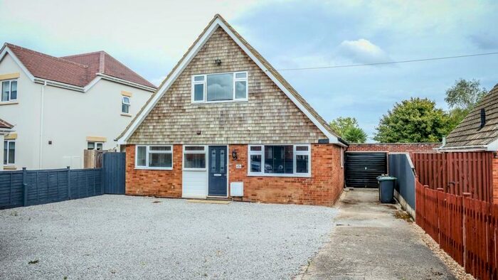 3 Bedroom Detached House For Sale In Lower Shelton Road, Marston Moretaine, Bedford, MK43