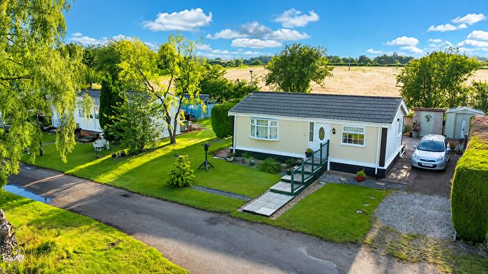 2 Bedroom Park Home For Sale In Sherwood Park, Walesby, NG22