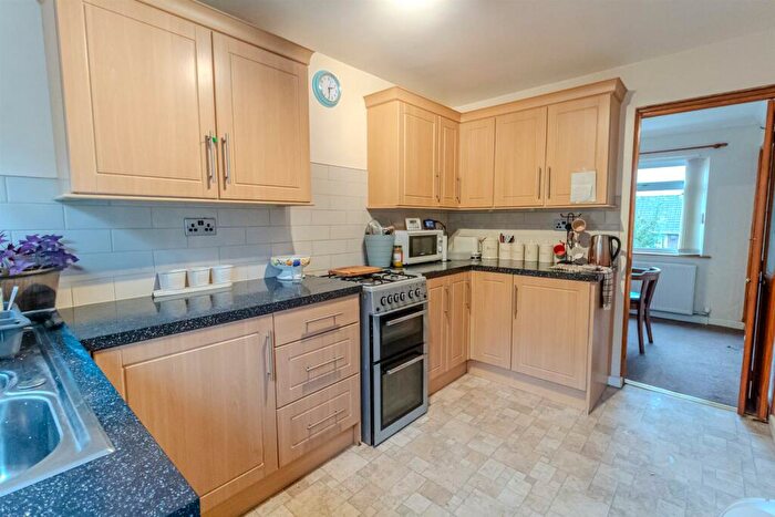 3 Bedroom Terraced House For Sale In Wollaton Avenue, Gedling, Nottingham, NG4