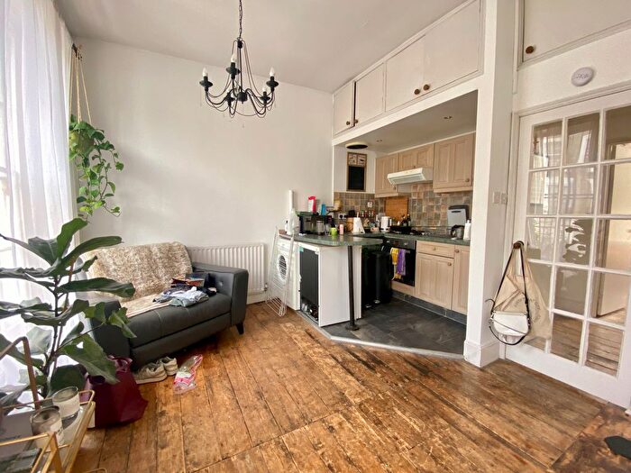 1 Bedroom Flat To Rent In Huntingdon Street, London, N1