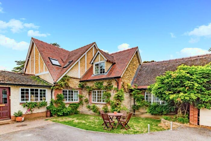 1 Bedroom Apartment To Rent In Pinewoods Road, Longworth, OX13