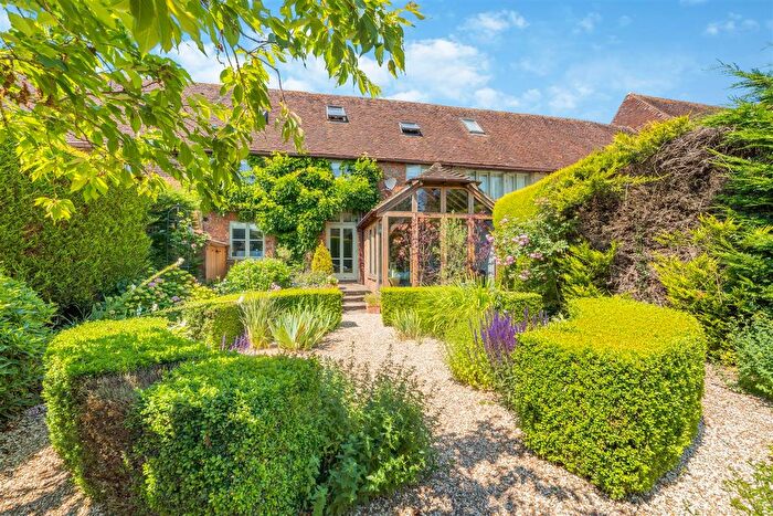 4 Bedroom Terraced House To Rent In Shillinglee, Chiddingfold, Godalming, GU8