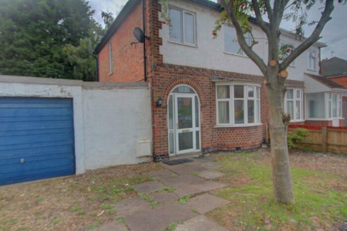 4 Bedroom Semi-Detached House To Rent In Gainsborough Road, Clarendon Park, Leicester, LE2