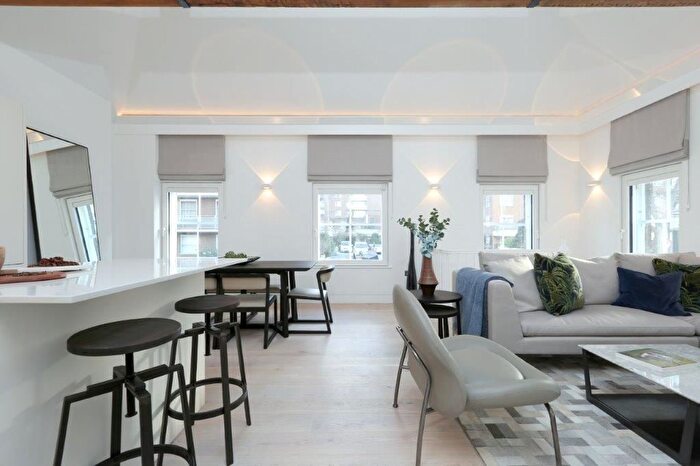 3 Bedroom Flat To Rent In Gloucester Place Mews, W1U