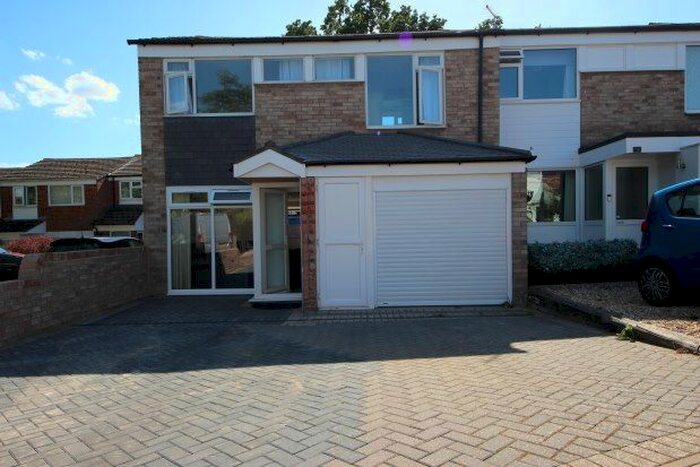 3 Bedroom Property To Rent In Angus Close, Chessington, KT9