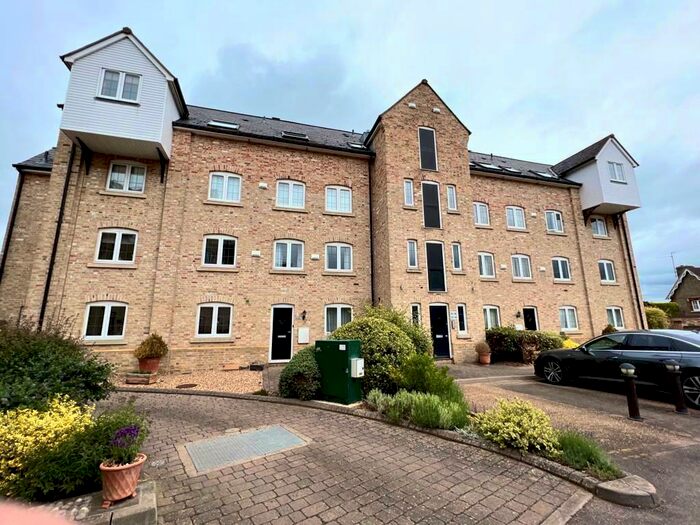 2 Bedroom Apartment To Rent In Mill Road, Buckden, PE19