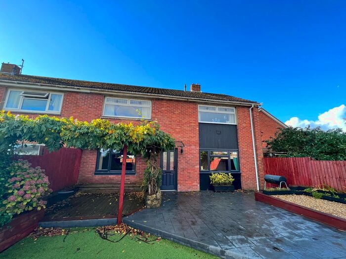 2 Bedroom Flat To Rent In Llangewydd Road, Bridgend, CF31