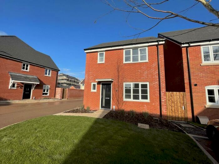 3 Bedroom Semi-Detached House To Rent In Shepherd Close, Stoke Gifford, Bristol, BS34