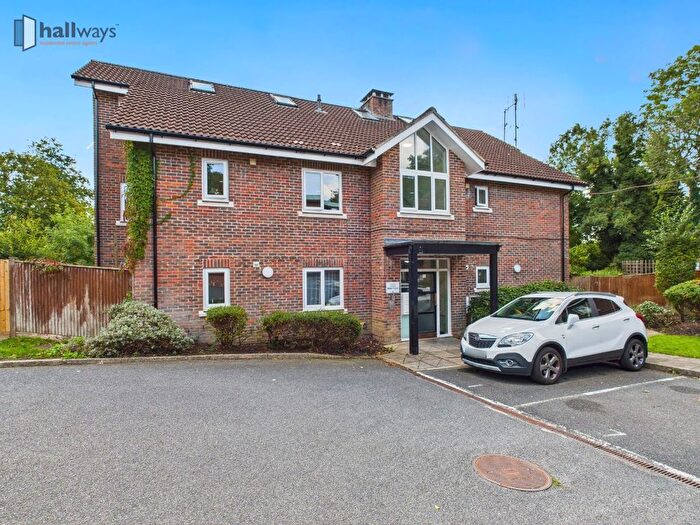 2 Bedroom Flat For Sale In Flat, Glebe Court, Whitethorn Avenue, Coulsdon, CR5