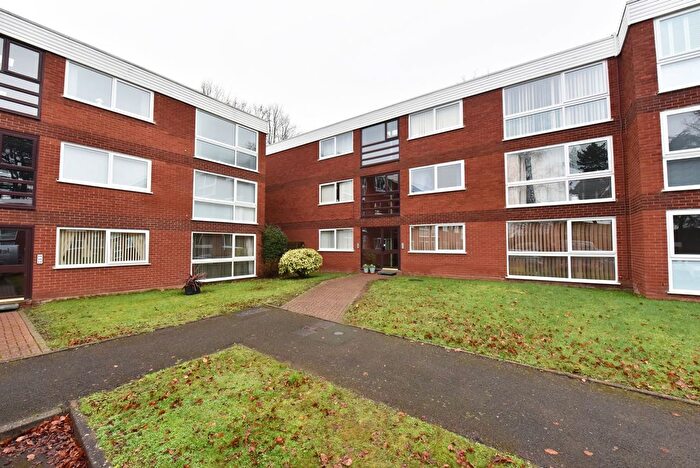 2 Bedroom Flat For Sale In Wordsley, Ingatestone Drive, DY8
