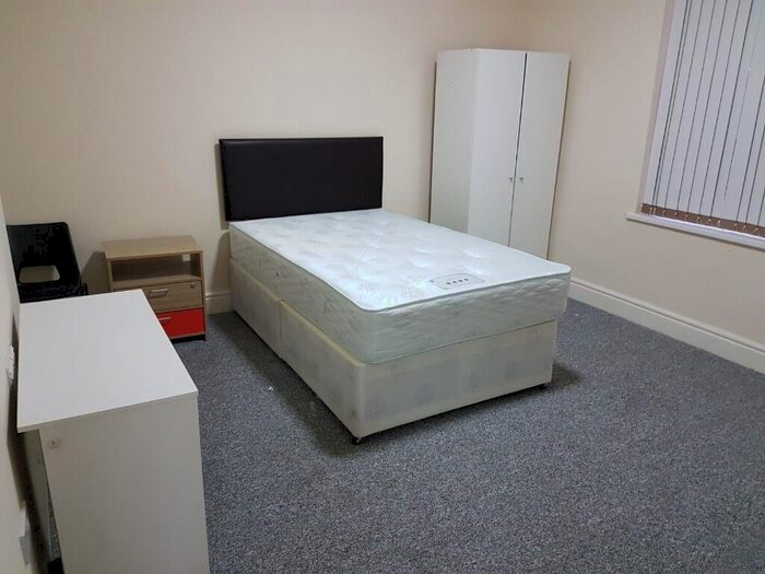 5 Bedroom Town House To Rent In Radford Road, Radford, Nottingham, NG7