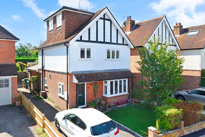 3 Bedroom Detached House For Sale In Mount Road, Cranleigh, GU6
