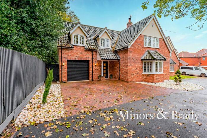 4 Bedroom Detached House For Sale In Filby Close, Filby, Great Yarmouth, NR29