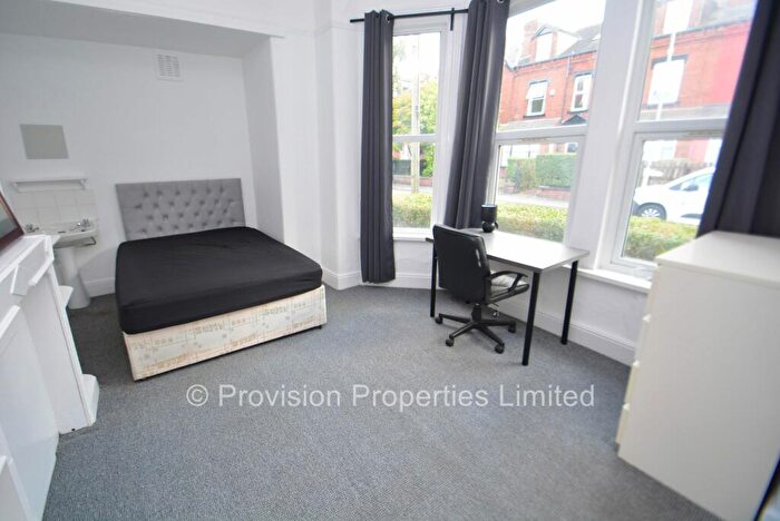 10 Bedroom Terraced House To Rent In Delph Lane, Woodhouse, Leeds, LS6