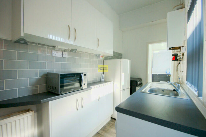 3 Bedroom Terraced House To Rent In Dawlish Road - Bath Student Property, B29