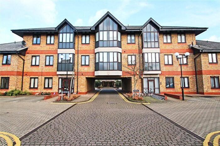 1 Bedroom Apartment To Rent In Hanworth Lane, Chertsey, KT16