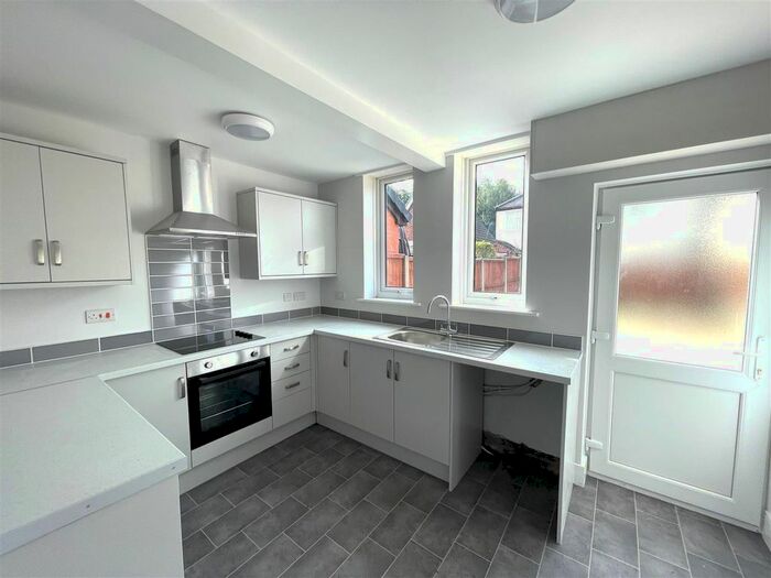 3 Bedroom Town House To Rent In Oldcott Crescent, Kidsgrove, Stoke-On-Trent, ST7