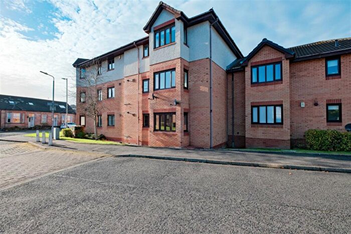 2 Bedroom Apartment To Rent In South Park Grove, Hamilton, ML3