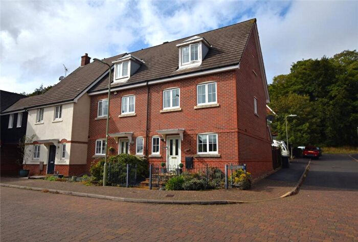 3 Bedroom End Of Terrace House For Sale In Princess Louise Square, Alton, Hampshire, GU34