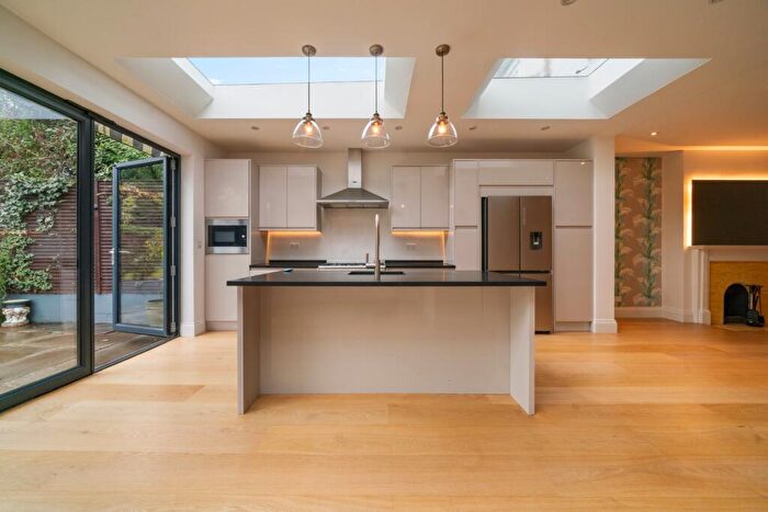 4 Bedroom Semi Detached House For Sale In Doyle Gardens, Kensal Rise, London, NW10