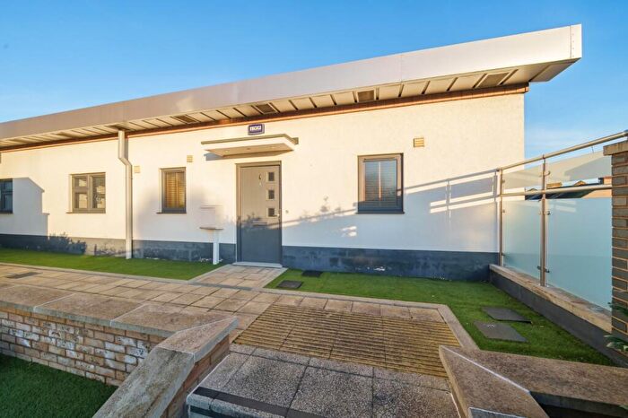 2 Bedroom Flat To Rent In Spring Vale South Dartford, DA1