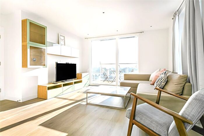 2 Bedroom Flat To Rent In Kempton House, Heritage Place, Brentford, TW8