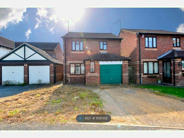 3 Bedroom Detached House To Rent In Richmond Avenue, Kettering, NN15
